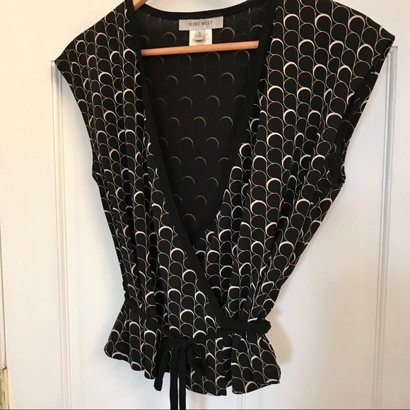Nine West v-neck wrap top sleeveless geometric S - Picture 10 of 14